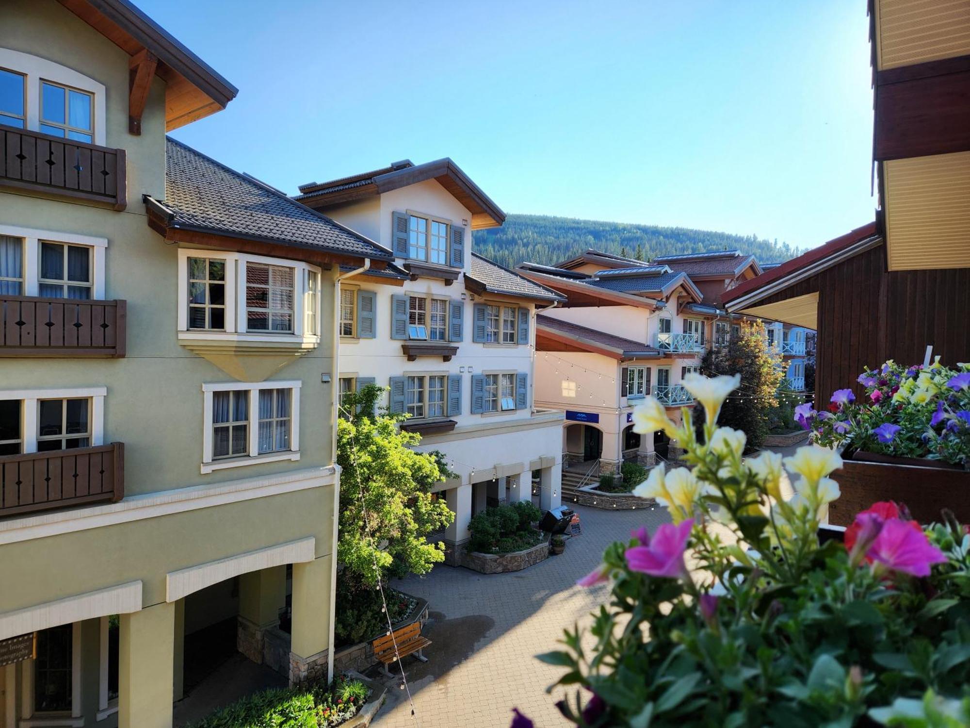 Sun Peaks Lodge Exterior foto