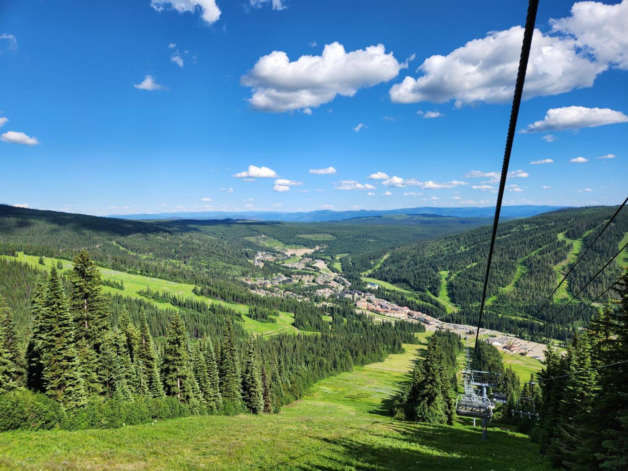 Sun Peaks Lodge Exterior foto